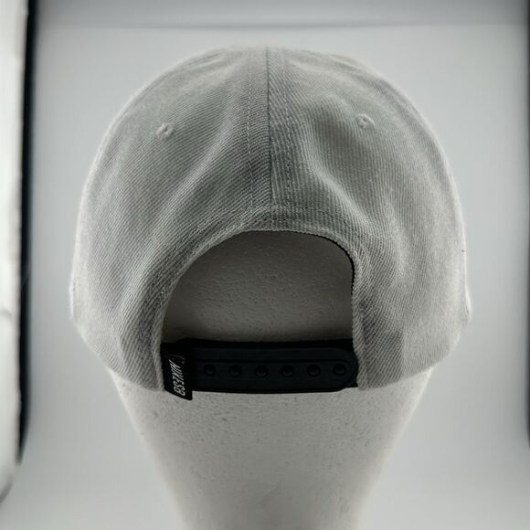 Kids Nike SB white SnapBack hat - Picture 3 of 4